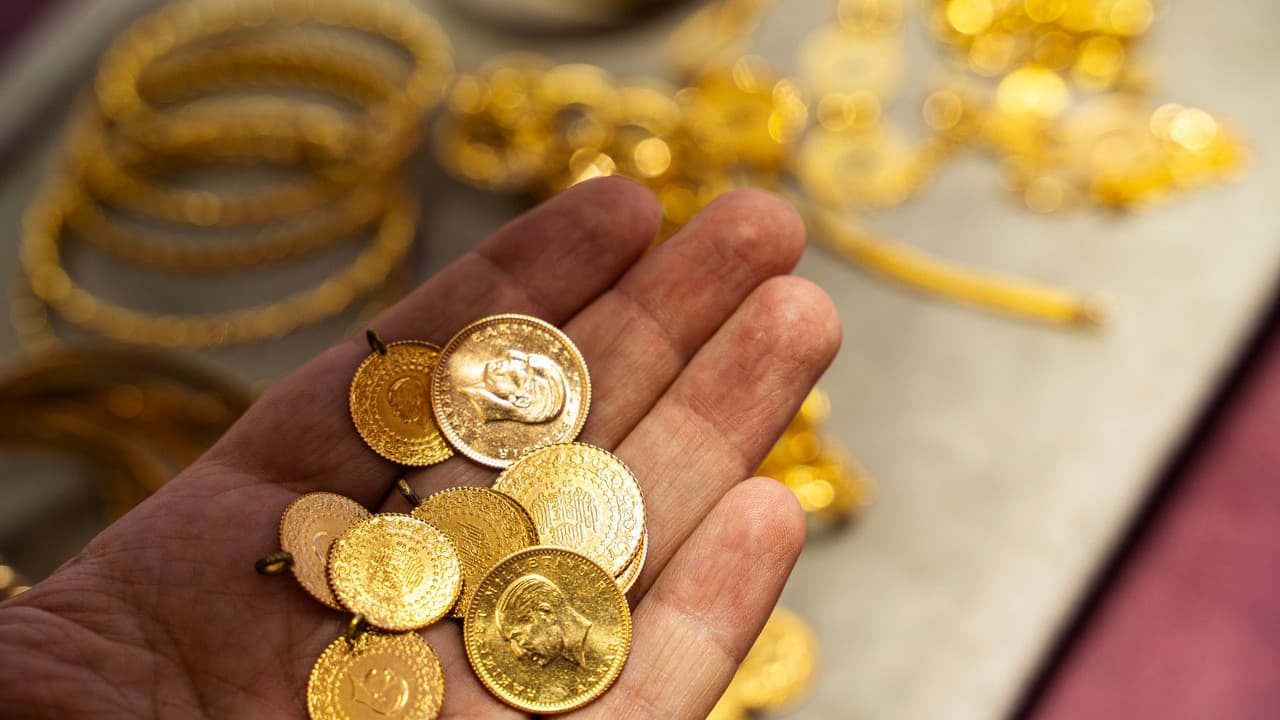 Jeopolitik riskler ve faiz beklentileri piyasayı ikiye böldü: Altın fiyatlarında durgunluk